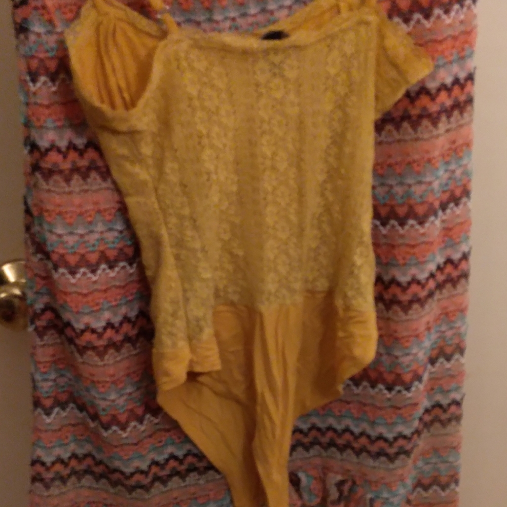 Lg knitted skirt with mustard yellow body suit